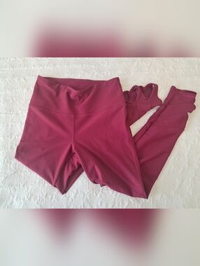 Old Navy Women's High-Rise Leggings in Berry